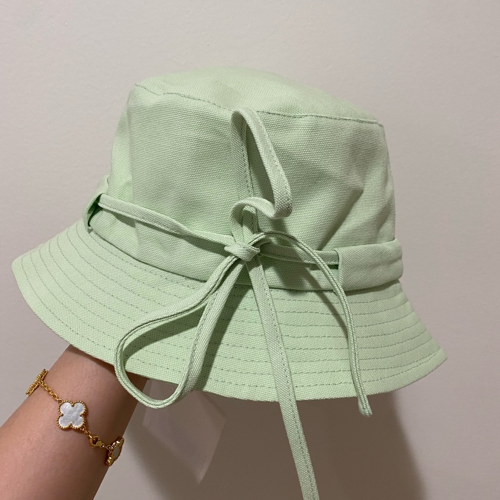 SOLD! NWT Jacquemus Cotton Bucket Hat in Light Green size 56 - Picture 3 of 4